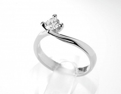 Solitario in oro18 kt ,-30% di sconto
