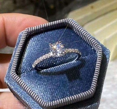 -30% di sconto,solitario in oro 18 kt con diamanti